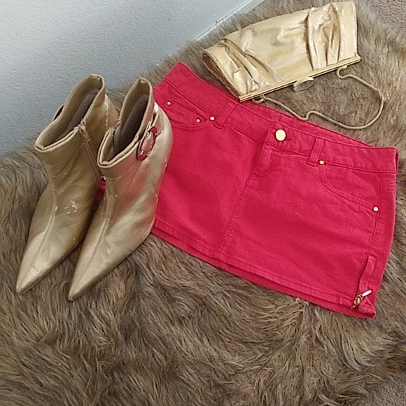 "GUESS" Red Mini Jean Skirt. 90's/Y2K design. Size 28. Gorgeous gem - Picture 3 of 5
